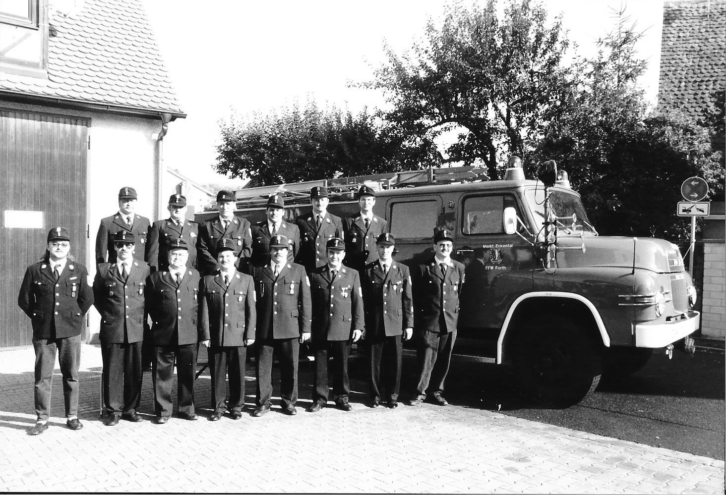 Gruppenbild der Feuerwehr Forth 1972