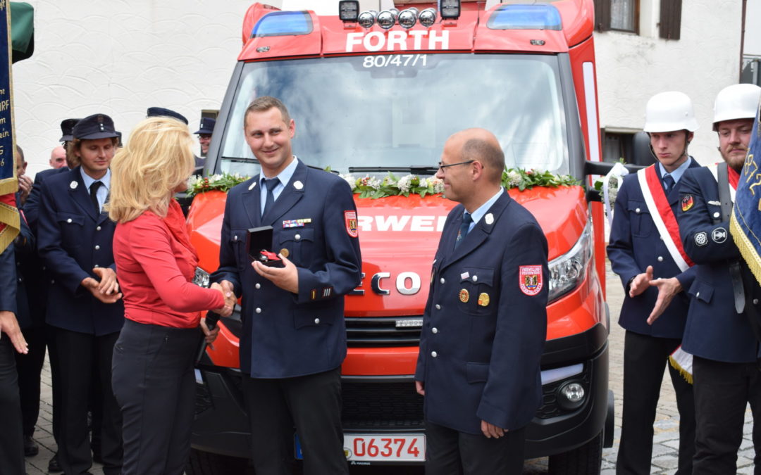 Fahrzeugeinweihung MLF, Patenschaft mit FF Aising und Grillfest