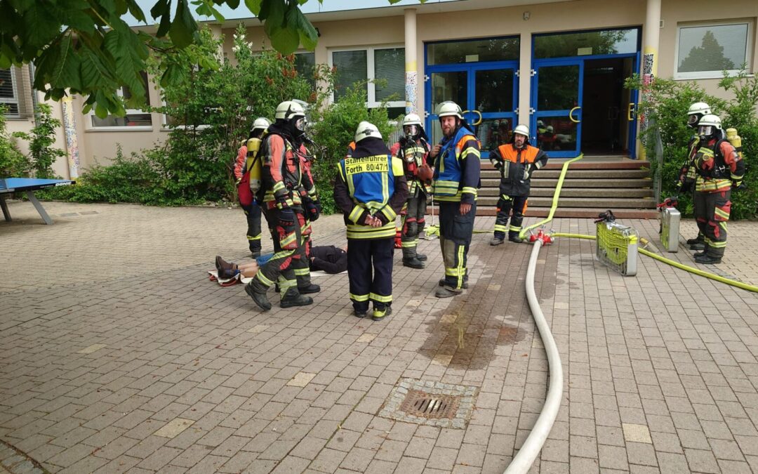 Sicheres Evakuieren bei Feueralarm geübt