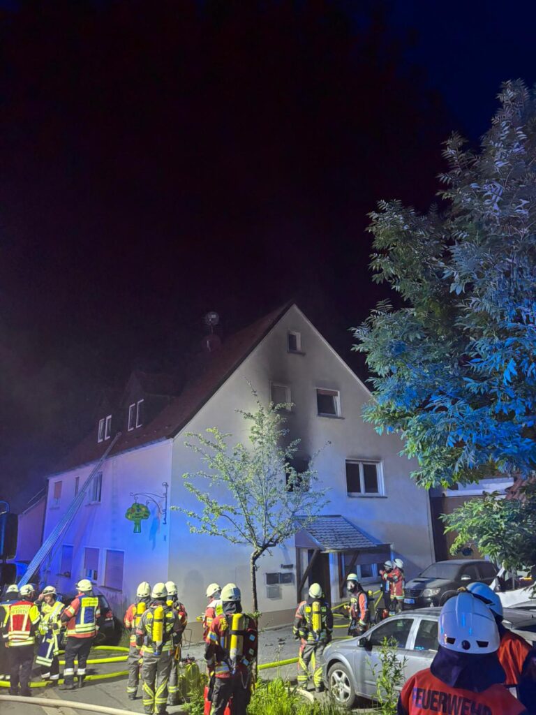 Zimmerbrand in Stöckach - Person aus brennenden Mehrfamilienhaus gerettet 1 – Feuerwehr Forth FF Forth Einsatz 20260613 1 – Feuerwehr Forth